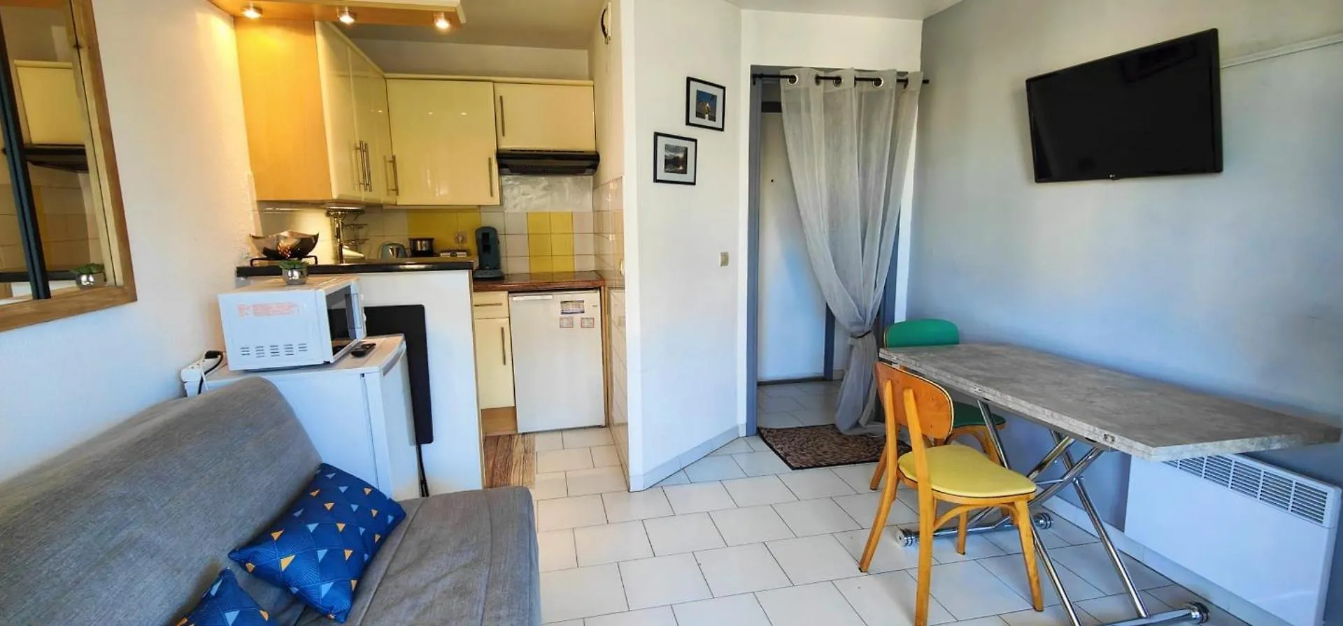 Love Nest With Balcony Close To The Sea Frejus Apartment