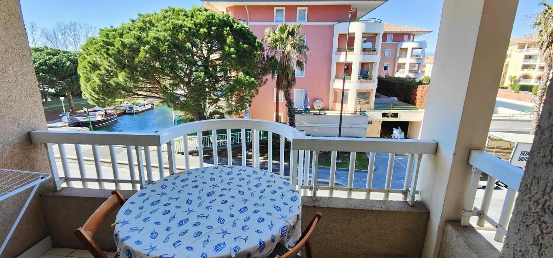 Love Nest With Balcony Close To The Sea location