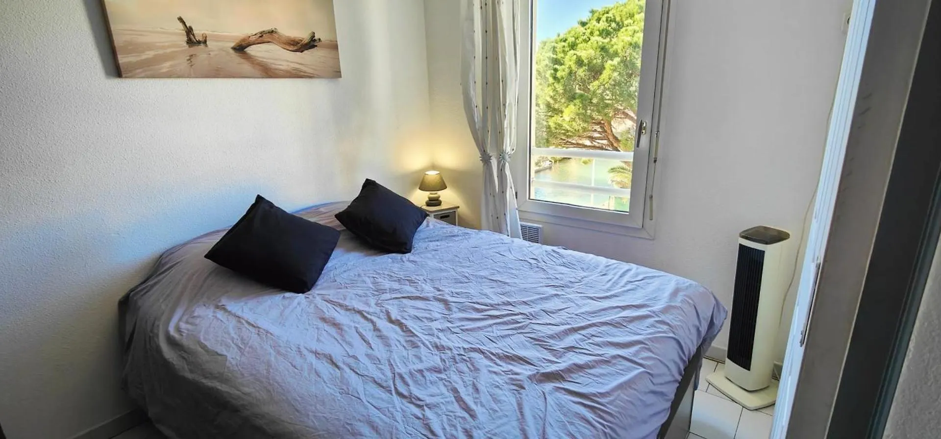 Love Nest With Balcony Close To The Sea Frejus France
